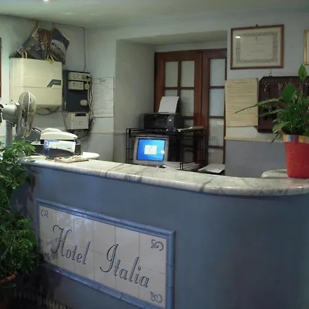 فندق Italia 2*